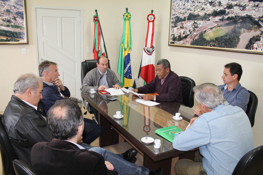 Rumo aos 100 anos de Mafra, prefeito recebe visita de representantes do Rotary para discutir ações festivas