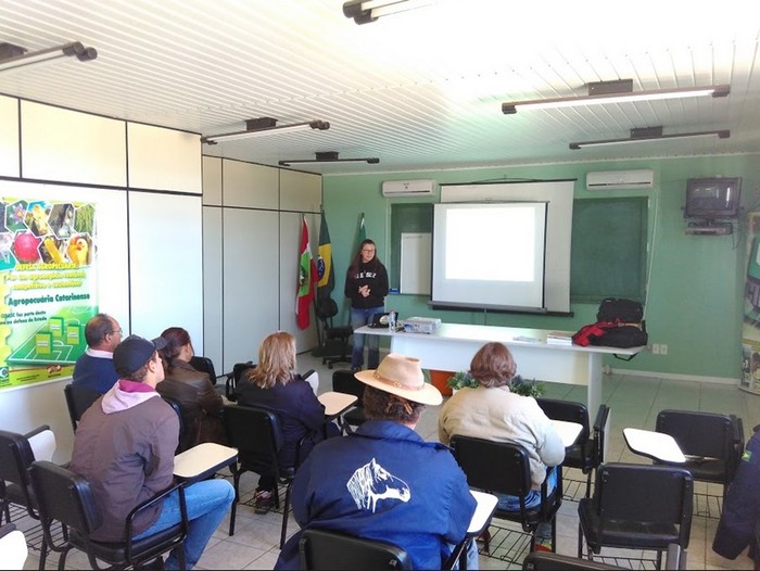 Qualidade do leite é tema de reunião entre produtores e Epagri em Mafra (2)