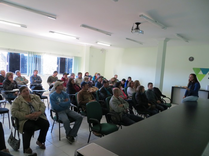 Epagri de Itaiópolis realiza capacitação diferenciada em produção de leite a base de pasto perene de verão (1)