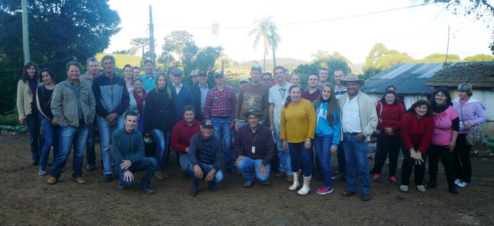 Epagri de Itaiópolis realiza capacitação diferenciada em produção de leite a base de pasto perene de verão (2)