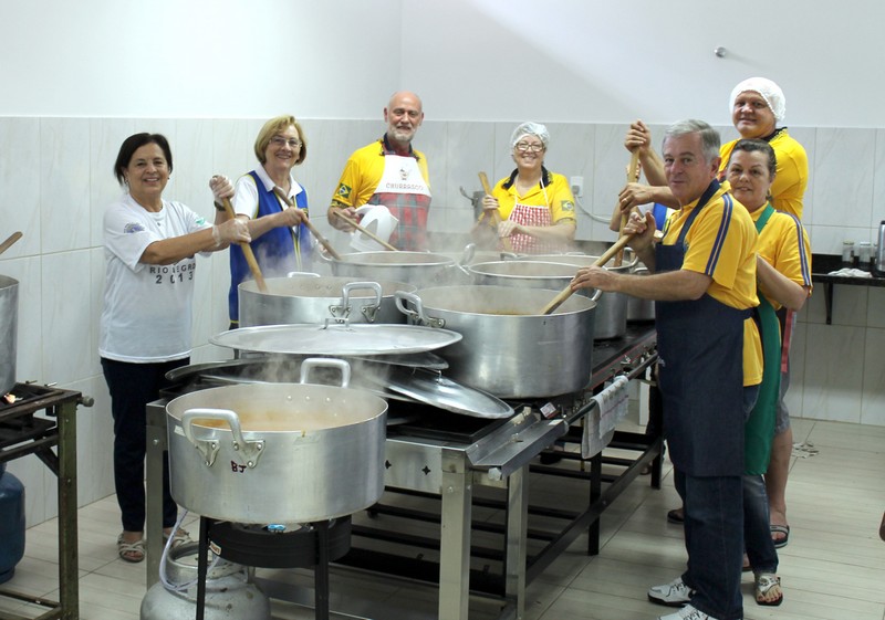 Lions Clube de Rio Negro promove dobradinha em favor da APAE